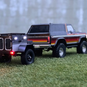 1:10th Scale Off-Road Trailer with Lights!