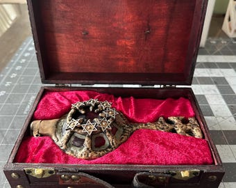 Tales from the Crypt Demon Knight Blood Key prop replica with case and light