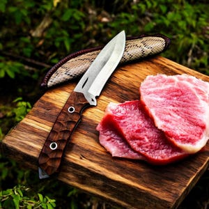 Handmade Hunting Knife – Stainless Steel Blade, Walnut Handle, Firestarter, Full Tang Bushcraft Knife, Camping & Survival Gear