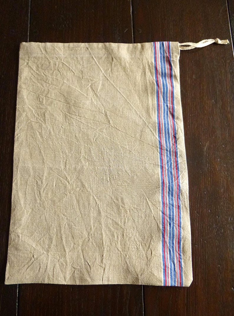 Broodzak "Hinnak", ook verkrijgbaar in XL, puur linnen of halflinnen, voor milieuvriendelijk winkelen en het bewaren van onverpakte voedingsmiddelen. Leinen, blau/rot