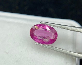 Rubí Natural Certificado IGI Facetado Ovalado Color Rojo Rosado 8.53 x 5.89 x 3.52 mm 1.66 CARAT Piedra preciosa suelta