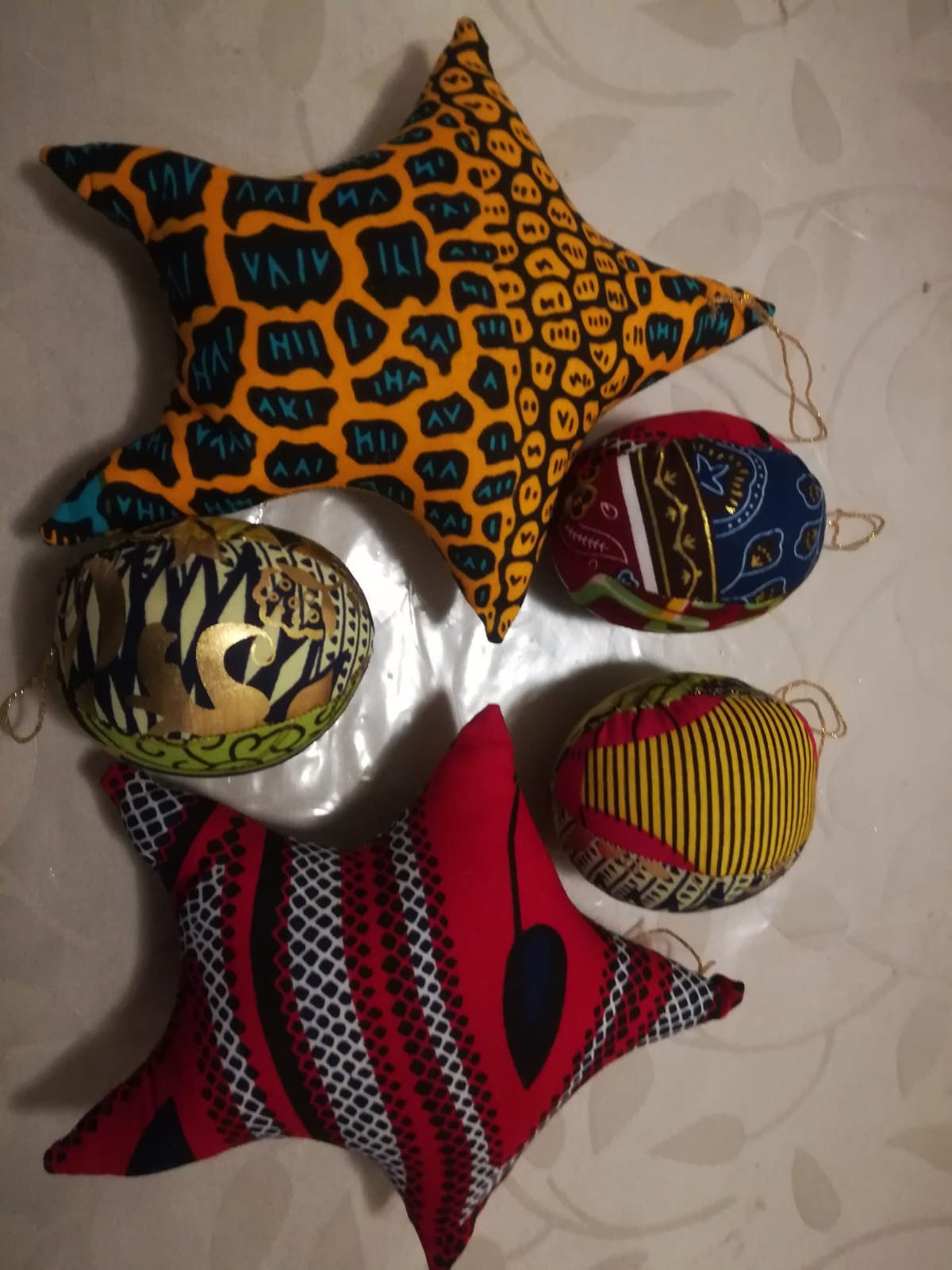 Boules et Étoiles de Noël en Wax