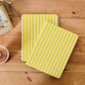 Yellow Striped Aesthetic iPad Cases with Pencil Holder for iPad Air 6 7 iPad 9/10/11th Gen A16 Pro 11'' 12.9'' 13'' iPad mini 6 iPad Cover