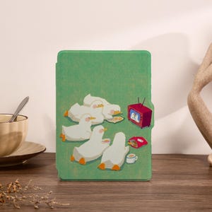 Cute Ducks Watching TV Kindle Case, Kindle Paperwhite 6&#39;&#39; 6.8&#39;&#39; 7&#39;&#39; 10th 11th 12th Gen Case, Kindle Kobo Clara Case, Kindle Clear Back Case