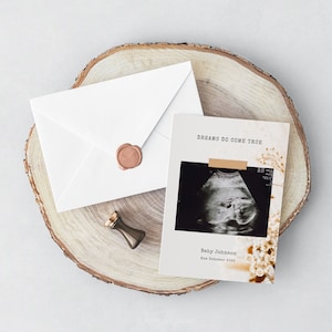 Schwangerschaftsmitteilungskarte mit Ultraschall, Babymitteilungskarte. Minimalistische geschlechtsneutrale Vorlage. Online-ecard.