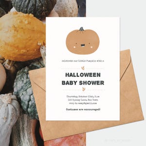 Invitación para baby shower de Halloween, invitación para baby shower con una pequeña calabaza. Invitación con forma de calabaza para un baby shower espeluznante. Plantilla digital editable.