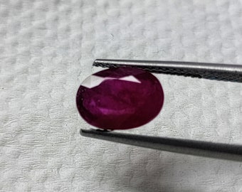 Rubí africano de corte facetado: piedra preciosa suelta natural (7 x 9,5 mm, 2,05 quilates)