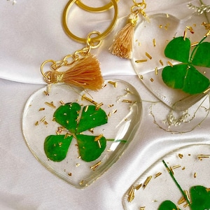 Real 4-leaf Clover Lucky charm, Personalized Good Luck lucky keychain, Mixed gift Real Natural Clover and epoxy resin