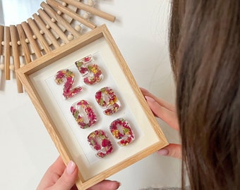 Wedding date keepsake frame - wooden wall frame with wedding bouquet flowers, bridesmaid gift, bridal bouquet preservation