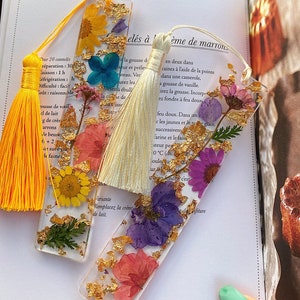 Handmade bookmarks inlaid with dried flowers and gold | bookmark gift personalized book parties reading nature woman love unique fringe