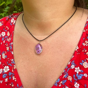 Collier Pendentif Résine Avec Vraies Fleurs Séchées Bleues - Cordon Réglable Rose - Fait Main