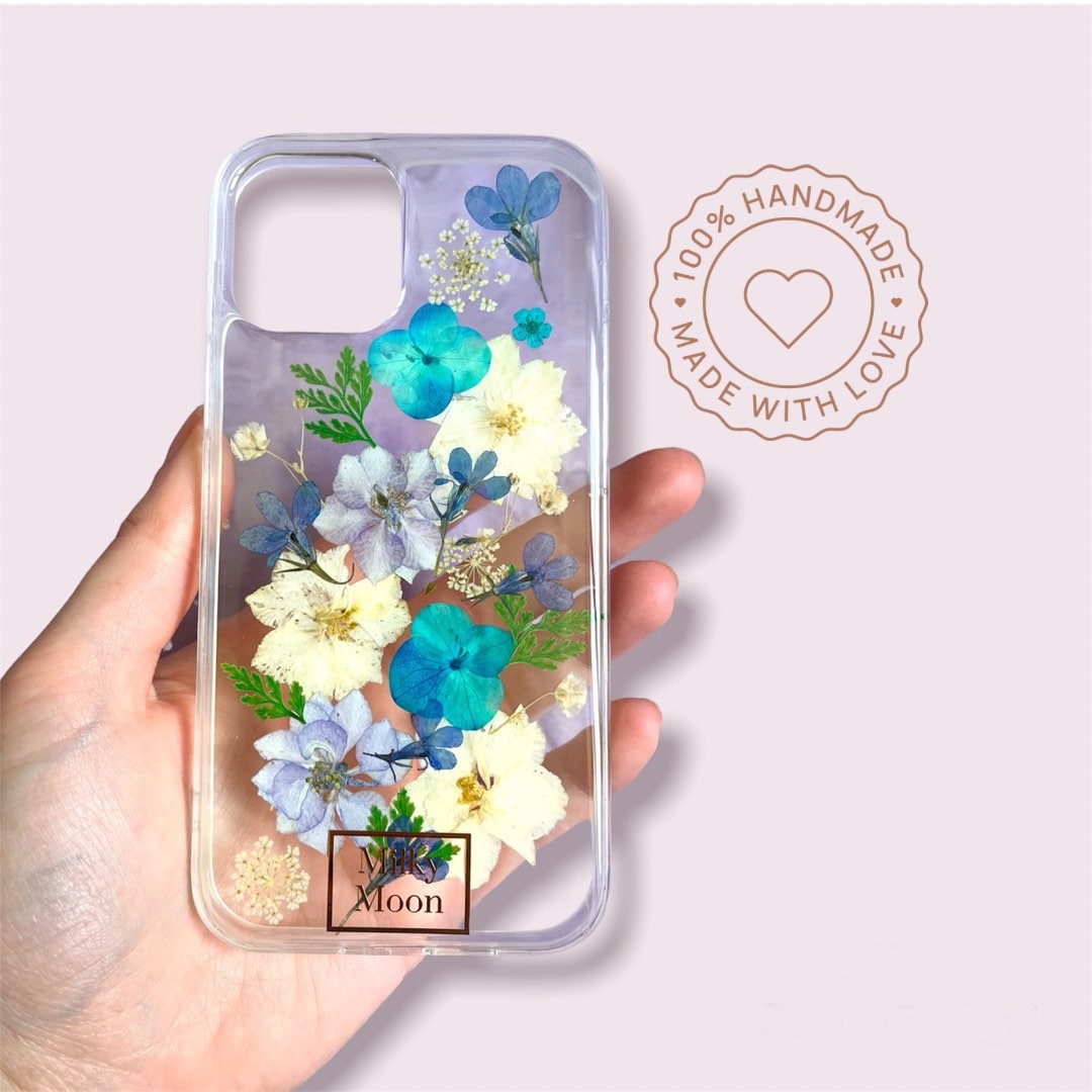 Funda para iPhone en resina y flores secas azules y blancas Modelo  HORTENSIA funda de teléfono floral teléfono inteligente funda de teléfono  única resina -  México