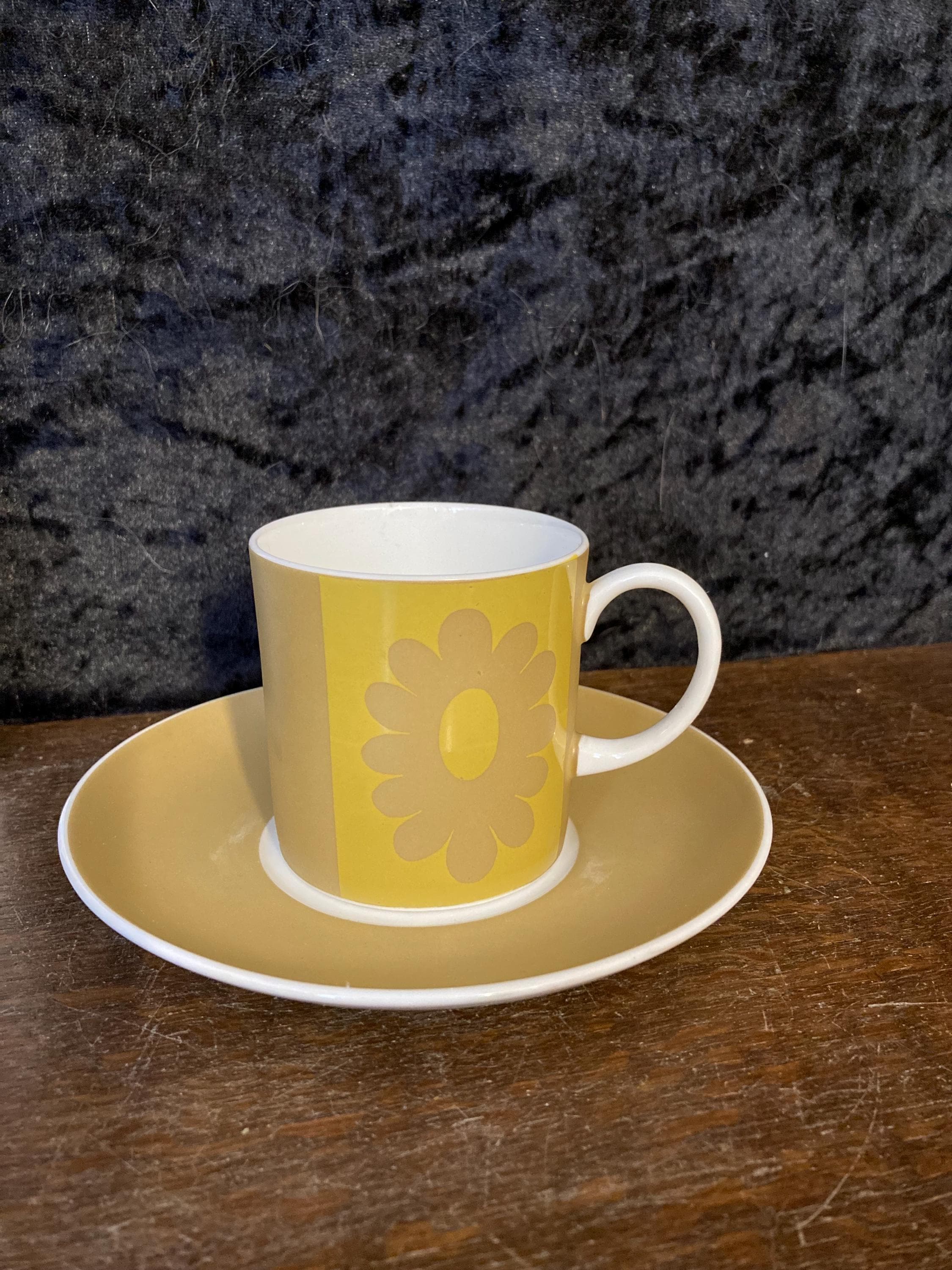 Susie Cooper Carnaby Daisy Cup & Saucer - Etsy