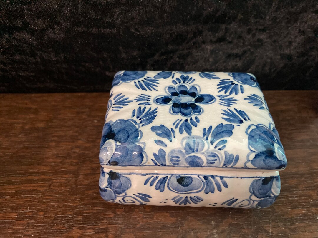 Gold Delft Trinket Dish with Lid