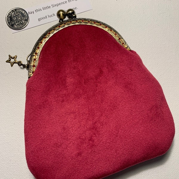 A purse in a Beautiful Victorian/Edwardian style in the most gorgeous Cerise Pink Velvet