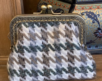 Viktorianisch inspirierte Geldbörse: Vintage Hahnentritt Wolle Stoff