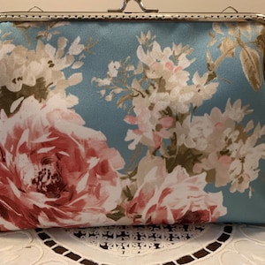 Schöne Kosmetik/Make-up Tasche in einem romantischen Blumen Chintzy Stil Stoff