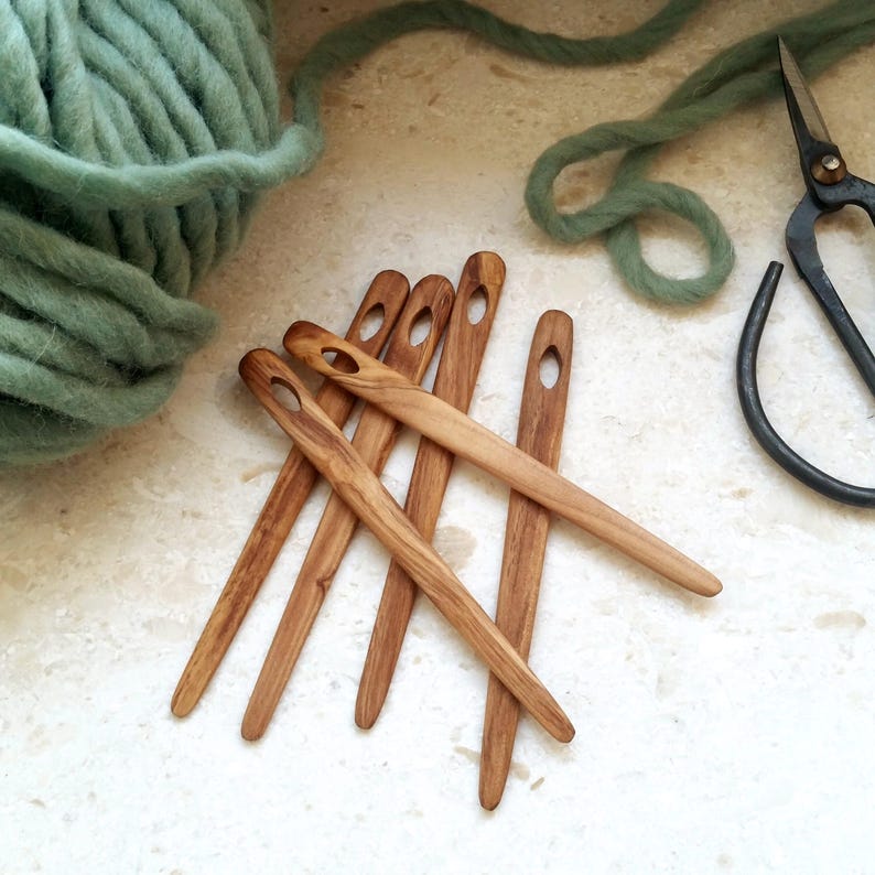 nalbinding-needle-olive-wood-oslo-stitch-viking-needle-small-olivewood