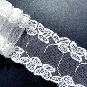 Lace fabric lace trim vintage lace DIY sewing material 8 cm wide ivory sold by the meter No.D12