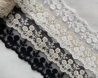 Lace trim lace fabric vintage sewing material 11 cm wide sold by the meter No.C01