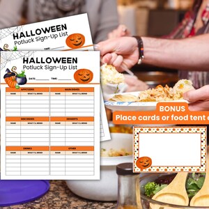 Op de afbeelding: Een Halloween potluck aanmeldlijst geprint op wit papier met oranje kopteksten, pompoenillustraties en een spinnenwebontwerp. De lijst bevat secties voor hapjes, hoofdgerechten, bijgerechten, desserts, drankjes en overige items. Een bonus blanco naamkaartje met een pompoenrand is ook inbegrepen.