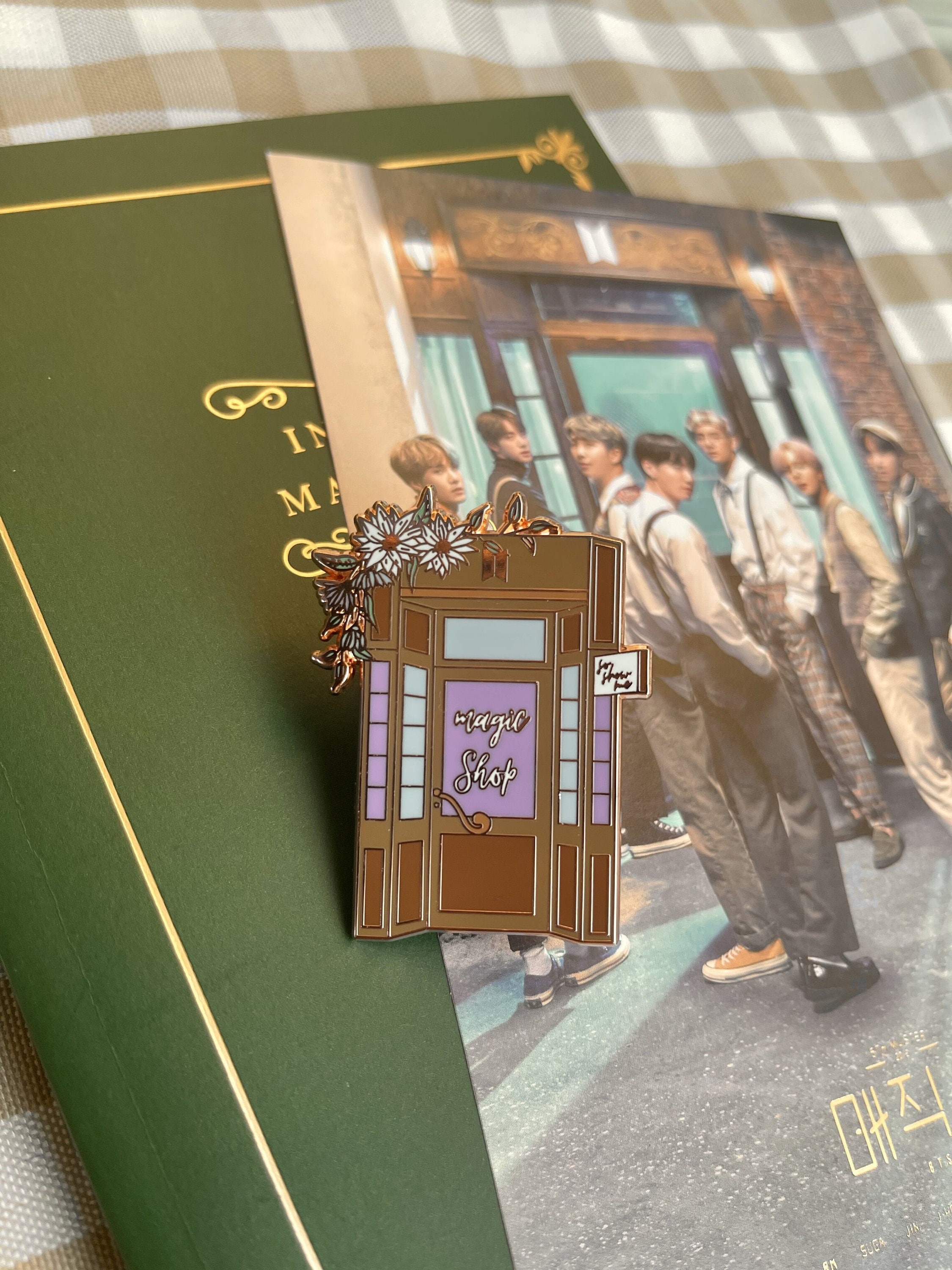 BTS 公式 MAGIC SHOP 韓国 Tシャツ デスクノート キーホルダー BTS 公式 MAGIC SHOP 韓国 Tシャツ デスクノート キーホルダー