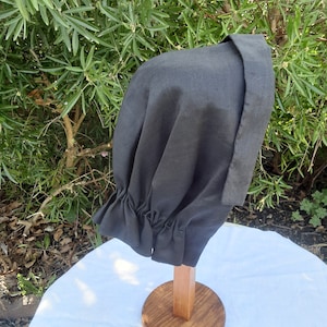 Medieval black cap