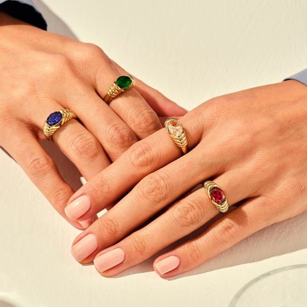 14k Gold Birthstone Signet Ring / Statement Ring for Women / Heirloom Ring / Garnet Gemstone Ring for Her