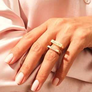 14k Solid Gold Name Signet Ring / Engraved Rectangular Signet Ring / Gold Pinky Ring / Personalized Pinky Signet Ring / Personalized Ring