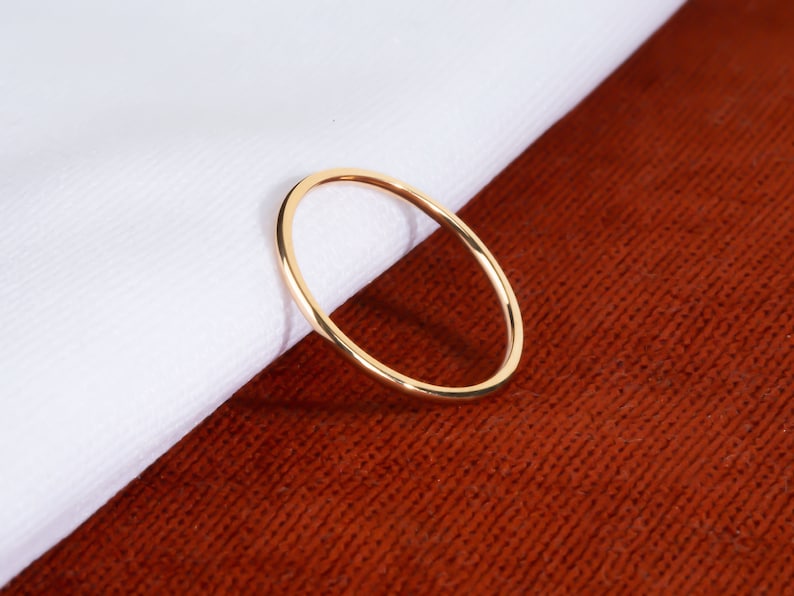 18k Solid Gold Thin Wedding Band / Stacking Ring / 1mm Wedding Band / Dainty Minimalist Gold Band / Simple Plain Ring image 5