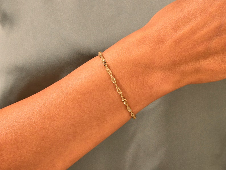 14k Solid Gold Diamond Cut Singapore Chain Bracelet / Dainty Etsy