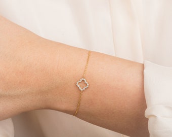 Dainty Diamond Clover Bracelet (0.18ct) / 14k Gold Bracelet /  Minimalist Diamond Bracelets for Women / Gift for Her / Valentine's Day Gifts