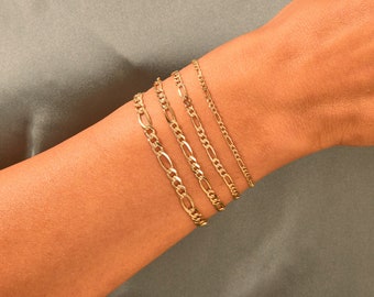 14k Gold Italian Figaro Chain Bracelet / Sleek Minimalist Bracelet For Her / Link Chain Gold Bracelet Women / 2.5mm Figaro Layering Bracelet