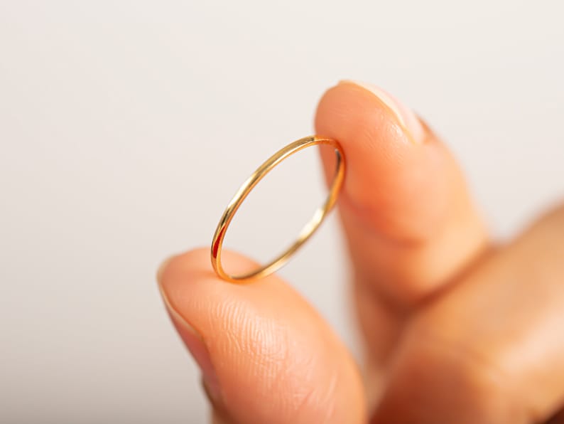 18k Solid Gold Thin Wedding Band / Stacking Ring / 1mm Wedding Band / Dainty Minimalist Gold Band / Simple Plain Ring image 1