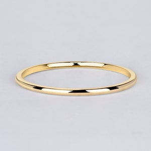 18k Solid Gold Thin Wedding Band / Stacking Ring / 1mm Wedding Band / Dainty Minimalist Gold Band / Simple Plain Ring Yellow