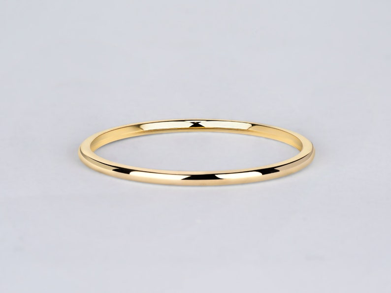 18k Solid Gold Thin Wedding Band / Stacking Ring / 1mm Wedding Band / Dainty Minimalist Gold Band / Simple Plain Ring Yellow