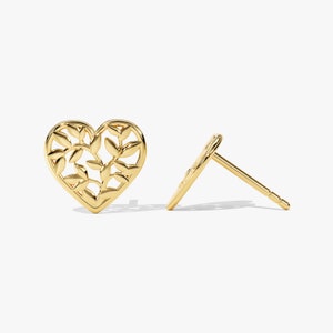 Tachuelas de hoja en forma de corazón de oro de 14K / Pendientes de amor para mujer / Tachuelas diminutas de oro de 18k / Pendientes en forma de corazón / Regalo de San Valentín para ella imagen 2