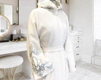 Organic Bamboo Turkish Bathrobe: Handmade Plush Robe with Embroidery