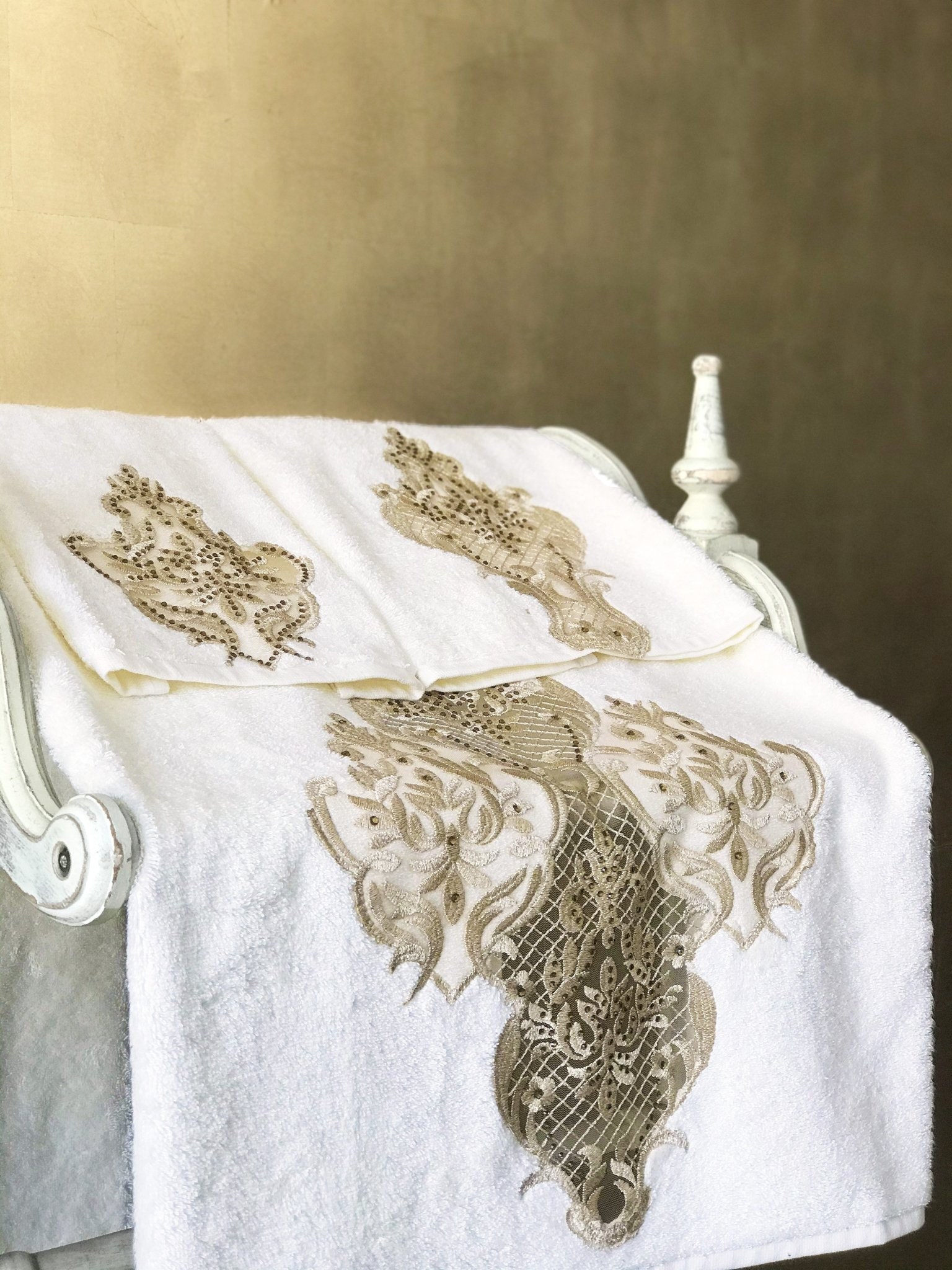 Embroidery Luxury Towel Set – CedarHill Country Market