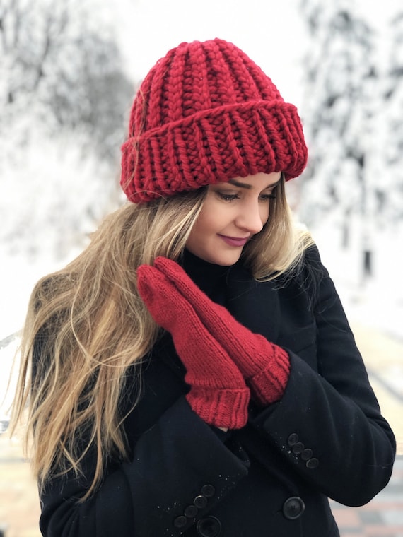 Red Chunky Hat, Bulky Yarn Hat, Womens Hat, Winter Hat  display picture 2