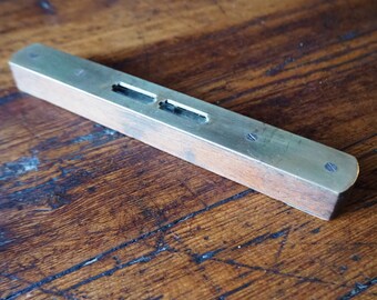 Vintage English, rosewood and brass spirit level