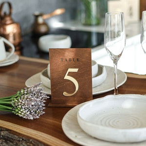 Matrimonio rustico in stile country, numero del tavolo nuziale in legno - Decorazione del tavolo nuziale, matrimonio rustico in stile country, cartello da tavolo personalizzato, cartello da tavolo personalizzato