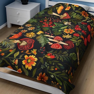 Plüschdecke, Gothic Wildblumen Pilze Cottage Core, dunkle kuschelige Decke, Halloween Wohnkultur, Witchy Gothic Decor, Samt