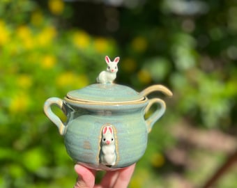 Hand-made Ceramic Bunny Pot with Lid - Clay - Bunnies - Rabbit - Cottage Core Woodland - Honey Pot - Sugar Jar - Rabbits - Cottagecore - Cup