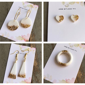 Boucles d'oreilles, cercles, clous d'oreilles en forme de cœur ou triangle faits main en résine scintillante blanche et dorée, bague assortie. Cadeau sur mesure, élégant, nuptiale, pour elle