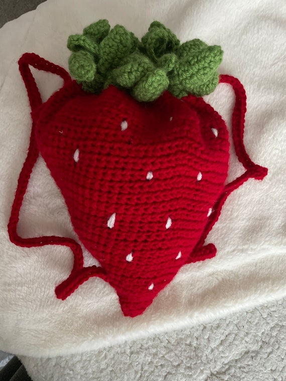 strawberry backpack crochet pattern