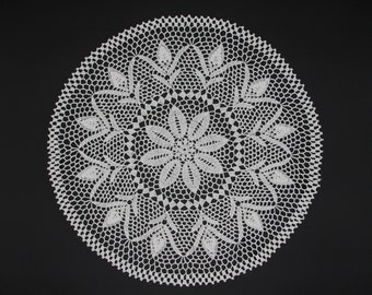 Häkeldeckchen, Zierdeckchen, Spitzendeckchen, gehäkeltes Deckchen, Tischdeko, Tischdecke, Tafelaufsatz, Tischschmuck, crochet doily, 39 cm