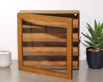 Display shelf case, Wood display case, Display shelves, Display for collectibles, Display case for figures, Display cabinet with glass door