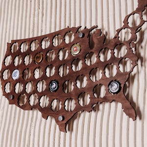 Hölzerne Bierdeckel USA Karte, Holzflaschenhalter, Bierflasche Karte, Flaschenverschluss Vereinigte Staaten von Amerika, Bier Wandkarte, Globus Verschluss Reisekarte