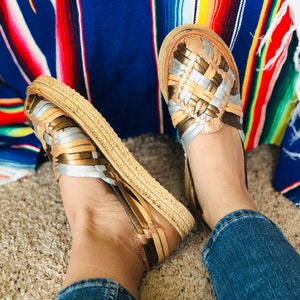 Mexican huarache sandal. Artisanal shoes. Traditional Mexican Leather flats. Boho sandals. Mexican Leather shoes. Huarache de piel image 1